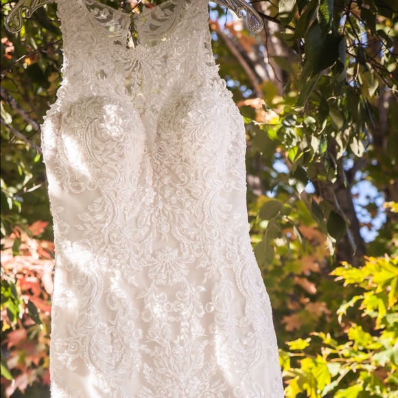 Wedding dress - Picture 6 of 8